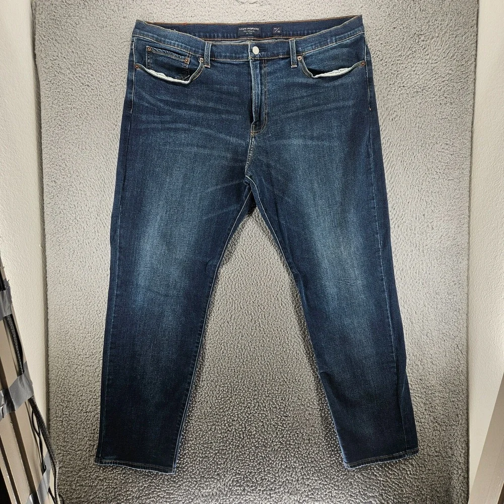 Lucky Brand Jeans Men Size 40x32 121 Slim Straight Blue Denim Zip Fly Stretch